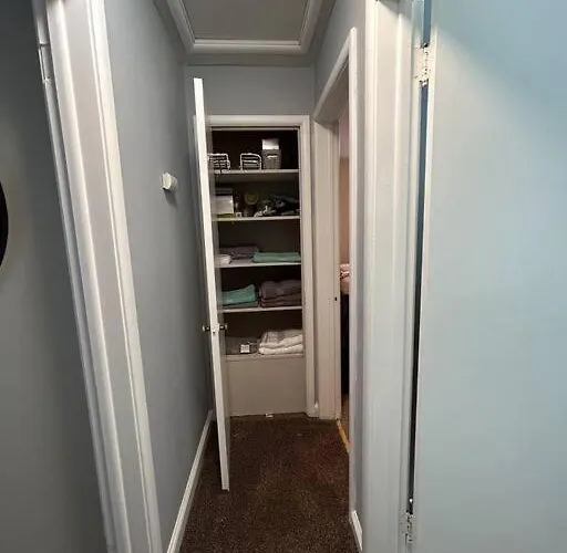 Cozy Close To, State Street And Downtown Ferienhaus