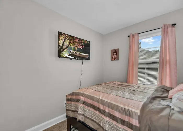 Cozy Close To, State Street And Downtown Ferienhaus